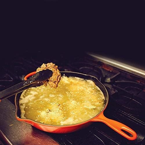Le Creuset 9" Signature Skillet Cerise - Image 3