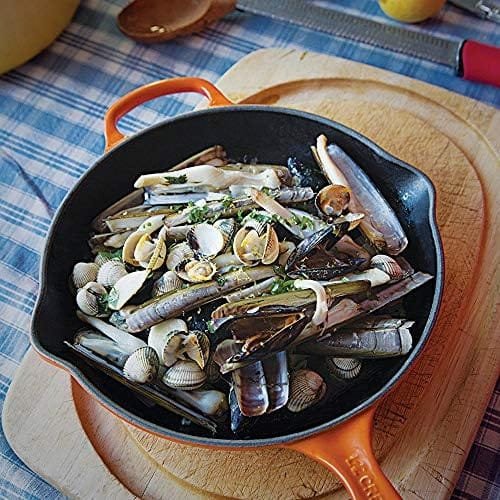 Le Creuset 9" Signature Skillet Cerise - Image 4